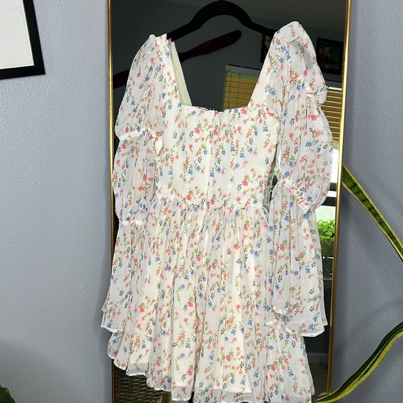 HOUSE OF CB Sancia White Posy Print Puff Sleeve Mini Dress NWOT - Picture 8 of 8